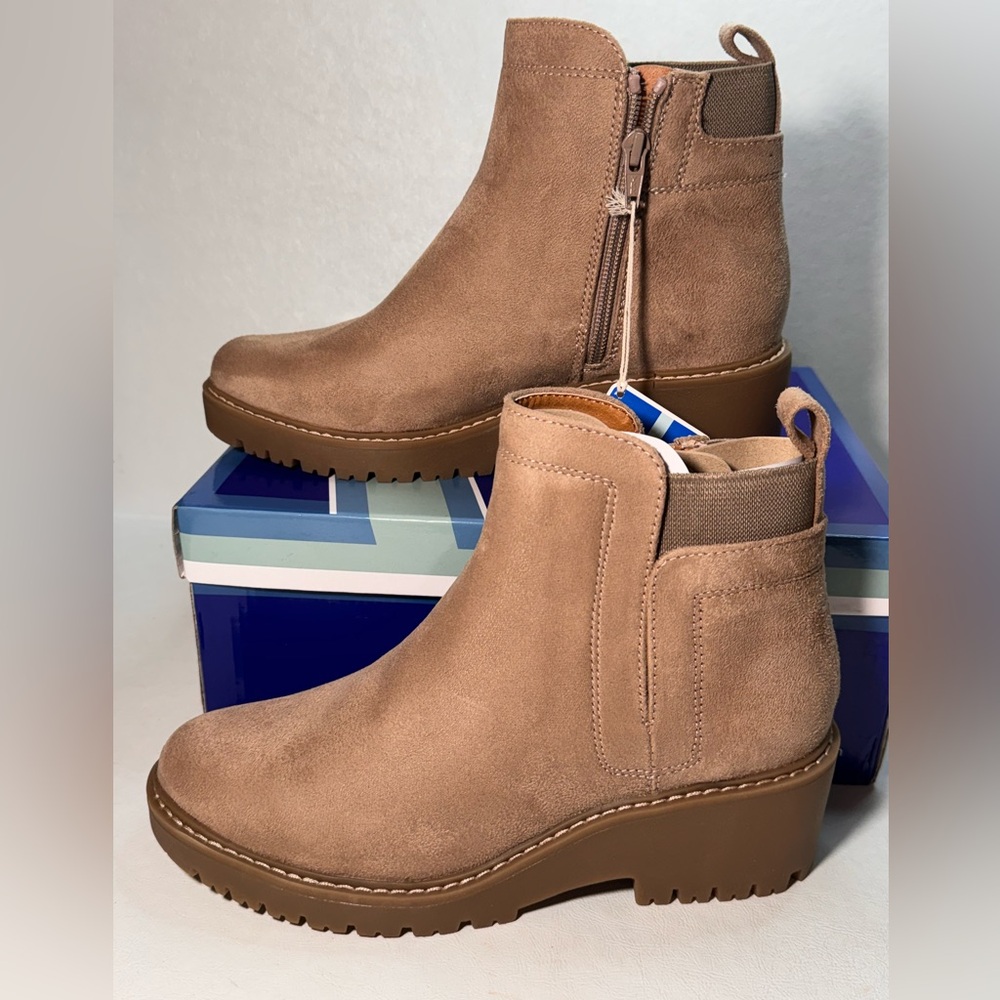 White Mountain Dear booties sand casual classic Fall winter outdoor style comfy - Picture 2 of 10